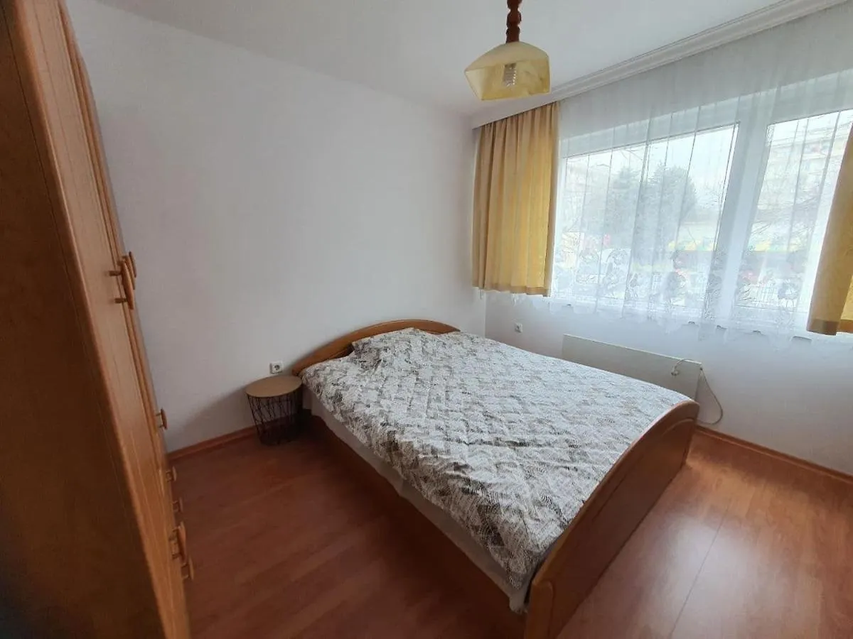 Апртамент Чайка Бл.17 0*, Varna
